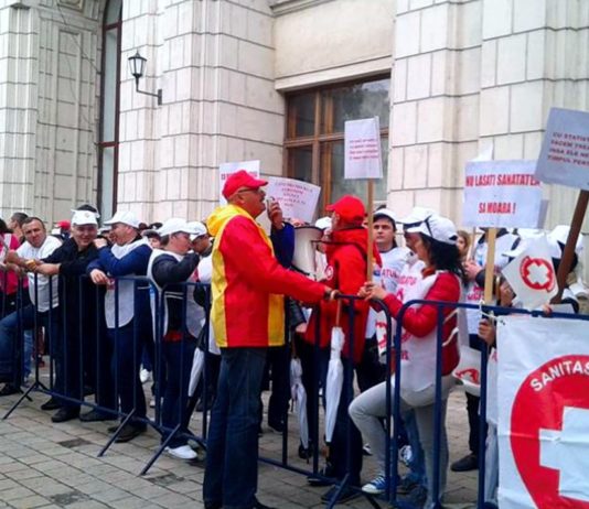 Anul trecut, sindicalistii de la Sanitas au protestat luni de zile in fata Ministerului Sanatatii ca salariile tuturor bugetarilor sa fie majorate.